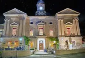 Custom house