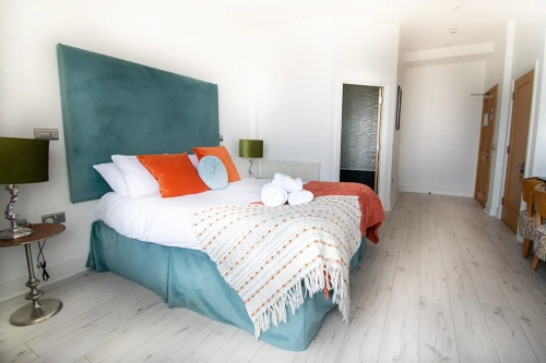 Room-2-Beachcliff-0220