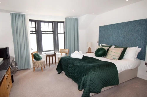 Room-6-Beachcliff-0138