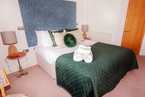 Room-6-Beachcliff-0146