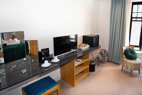 Room-6-Beachcliff-0154